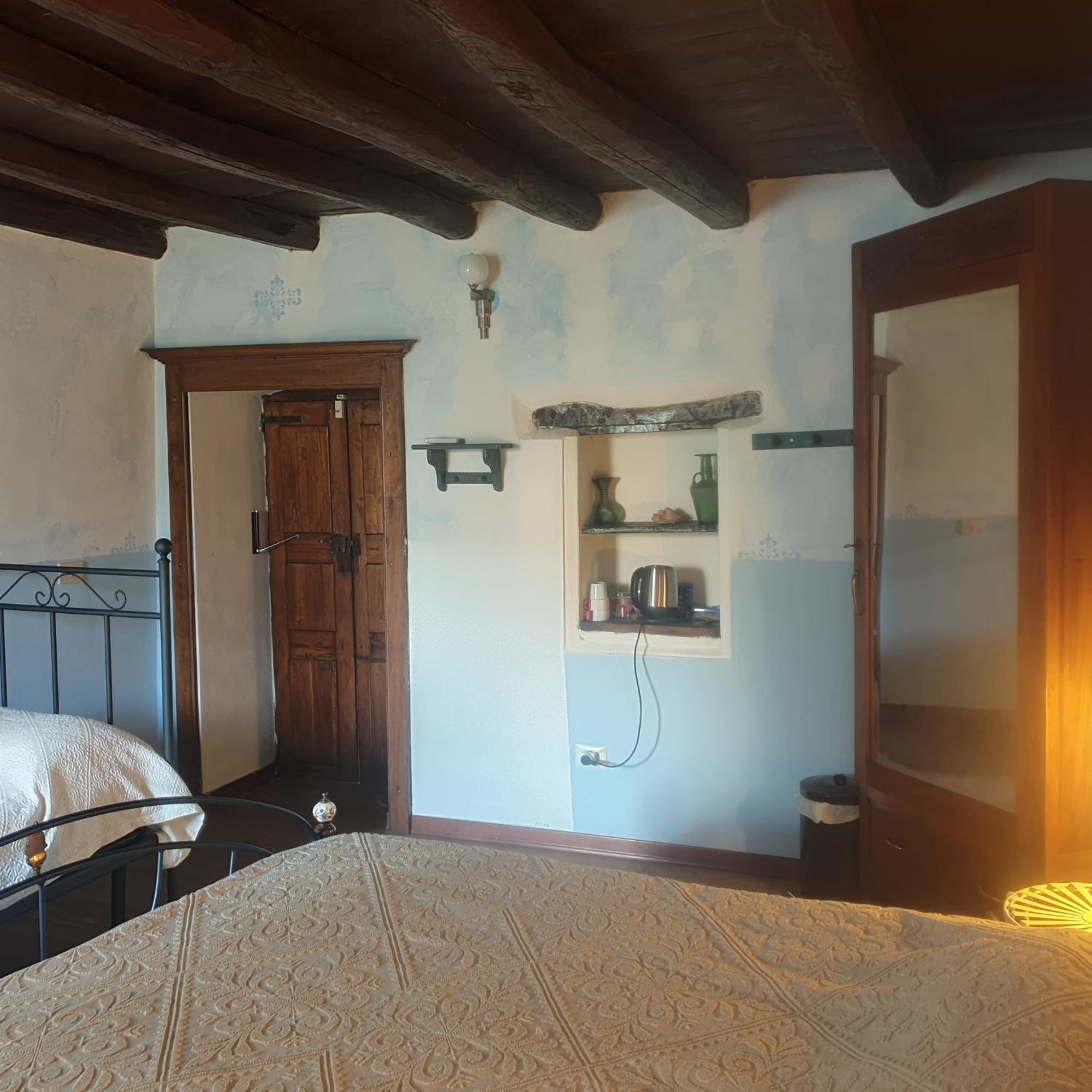 Sardinia Retreat Base Is Your 14Th Century Home With Expert Tips Santu Lussurgiu Quarto foto